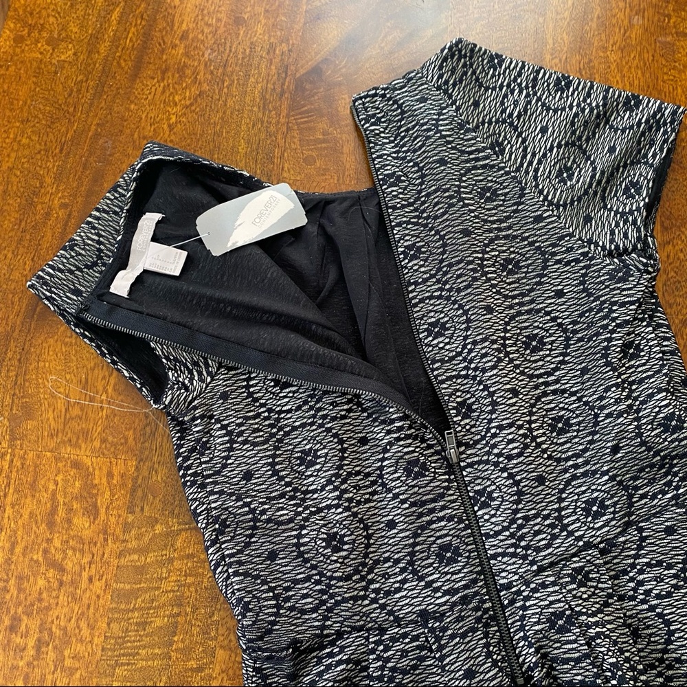 F21 Contemporary Peplum Top - Picture 6 of 6